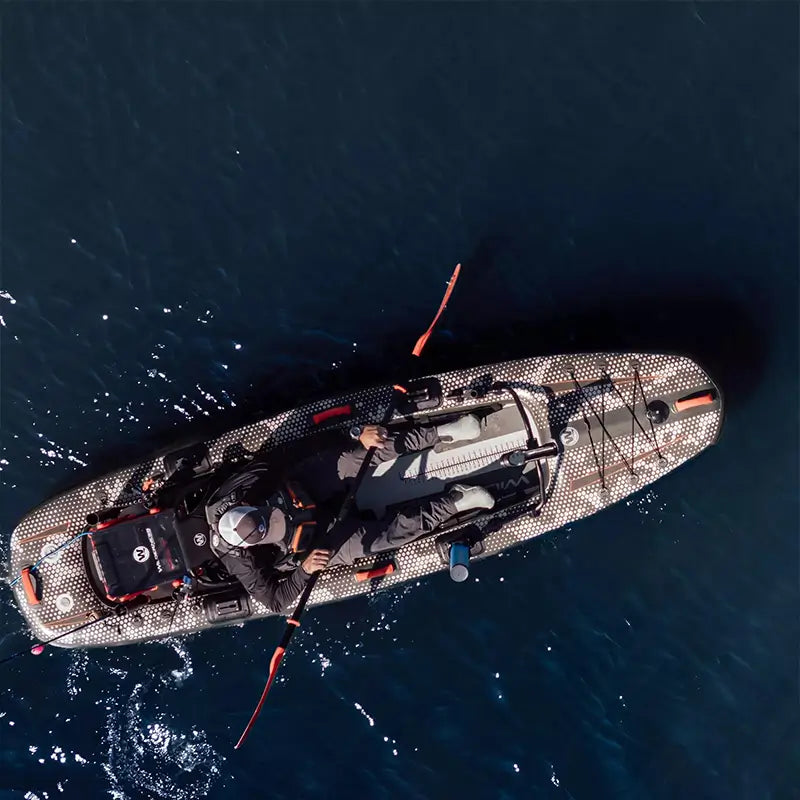 iatak 110 inflatable kayak man in ocean