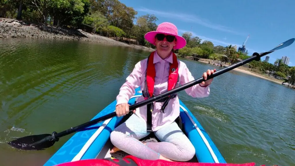 airvolution2-kayak-back-view-paddle